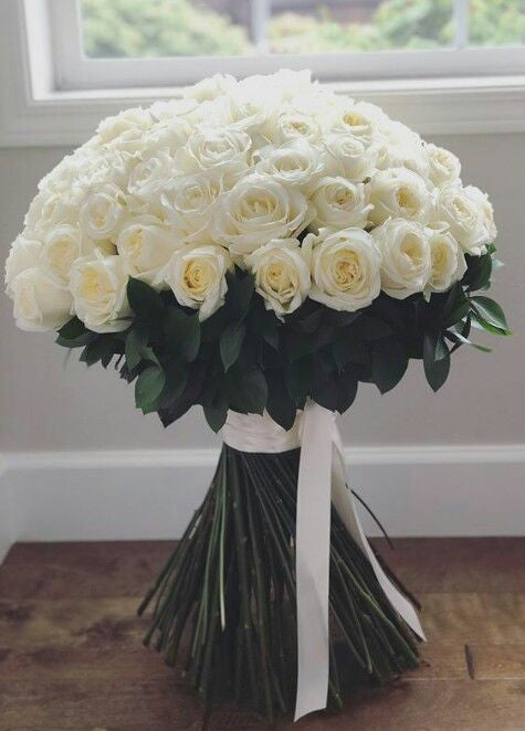 31 White Roses