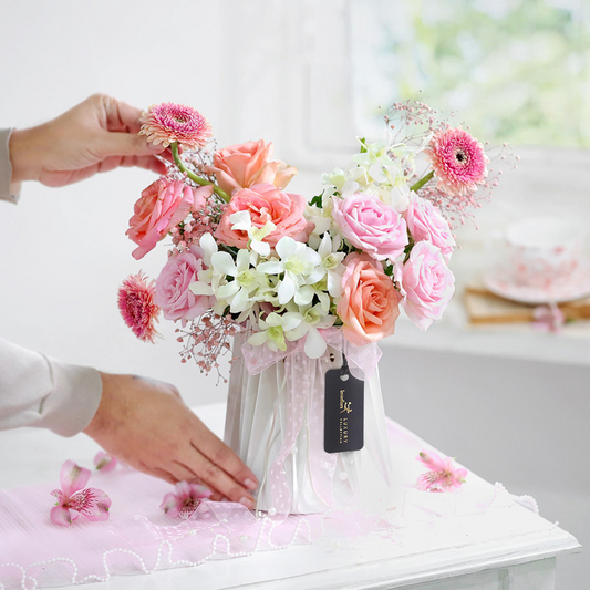 10 Flowers that Symbolize Joy