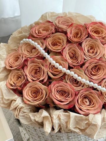 31 Flesh Pink Roses