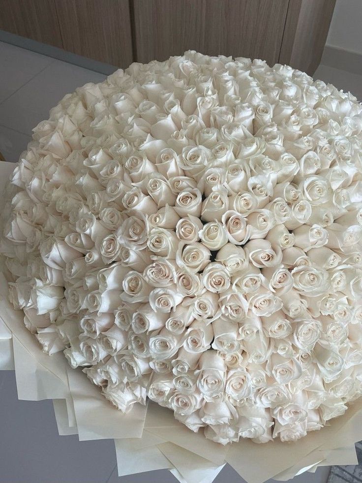 1001 White Roses